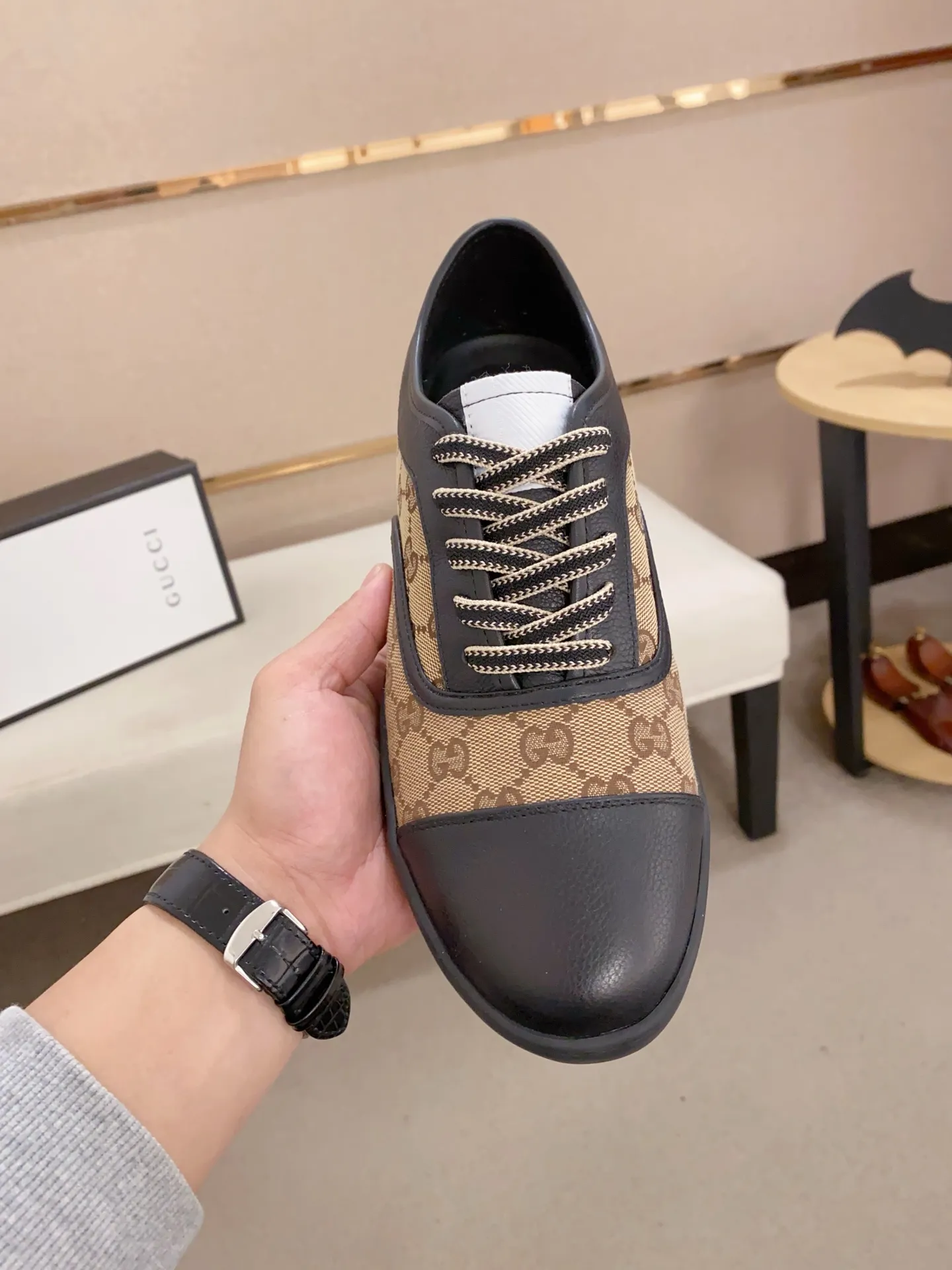 Men's clothing and shoes💰:400💰 (GUCCI) The latest model from the official website 🎁🎁Casual and fashionable men's shoes👟, hot style 💥The version is simple and elegant, exclusive for trendy men. Unique official website latest brand elements 👑Gucci original decoration, fashionable and generous, the fabric is original cowhide ✅sheepskin lining, the official website specifies wear-resistant casual outsole, the classic model is taken in kind at the counter🎬38-44 (45 is not returned or exchanged)